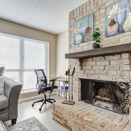 Cheerful 3-Bedroom Home With Indoor Fireplace Houston Esterno foto
