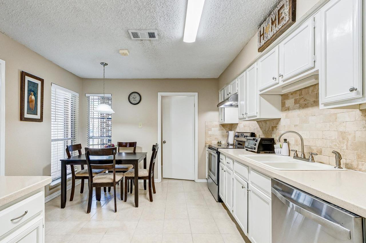 Cheerful 3-Bedroom Home With Indoor Fireplace Houston Esterno foto