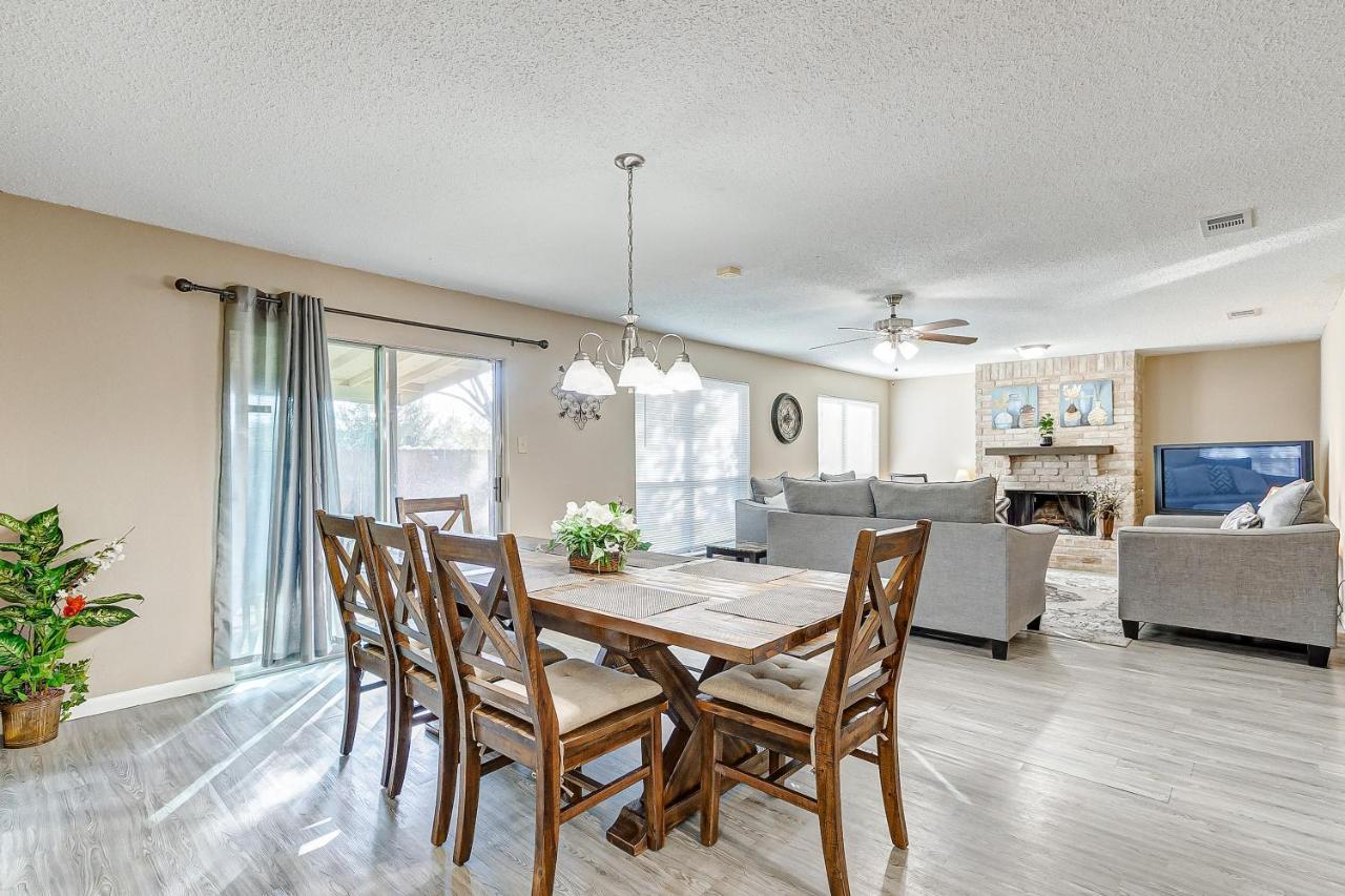 Cheerful 3-Bedroom Home With Indoor Fireplace Houston Esterno foto