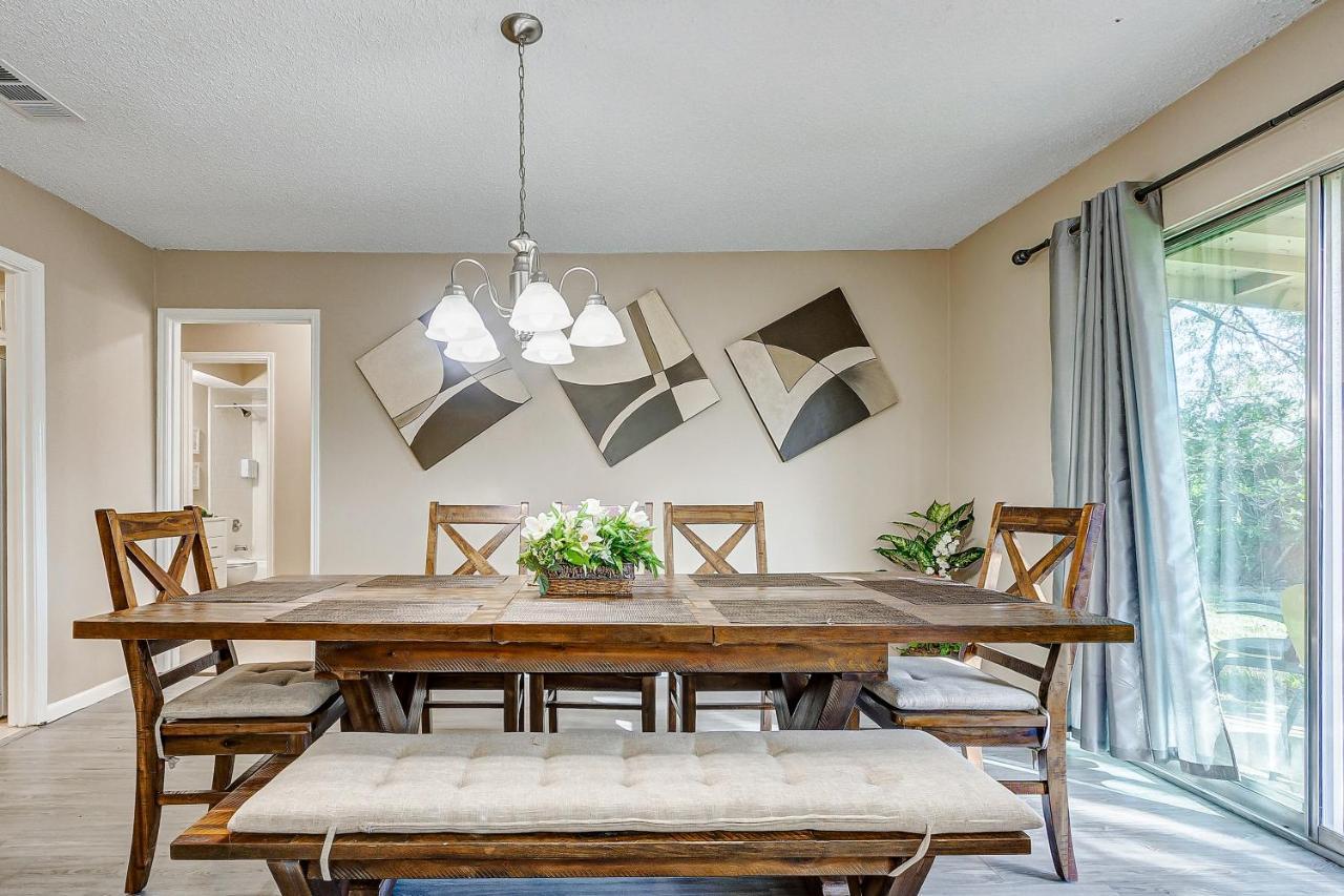 Cheerful 3-Bedroom Home With Indoor Fireplace Houston Esterno foto