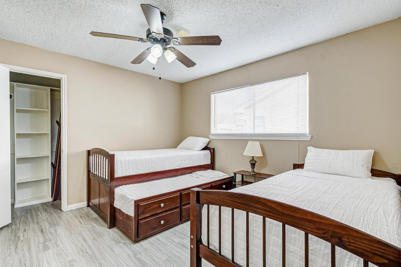 Cheerful 3-Bedroom Home With Indoor Fireplace Houston Esterno foto